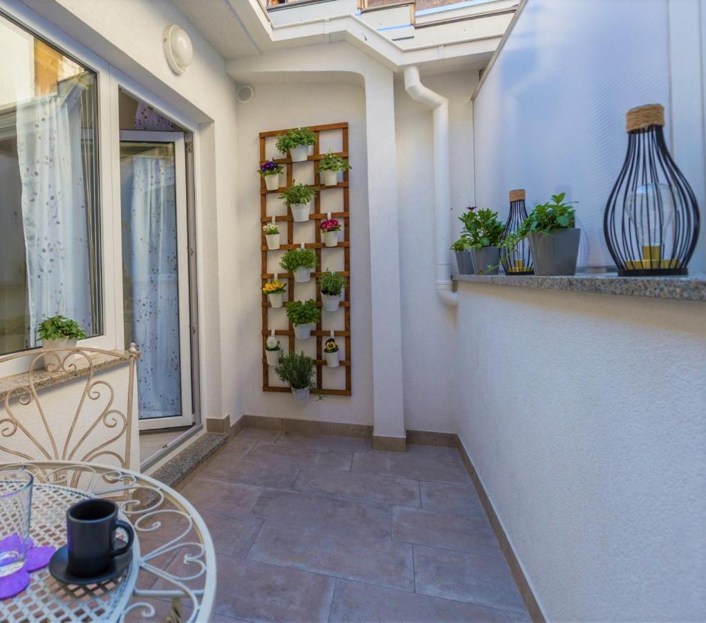 Apartment Lacea *